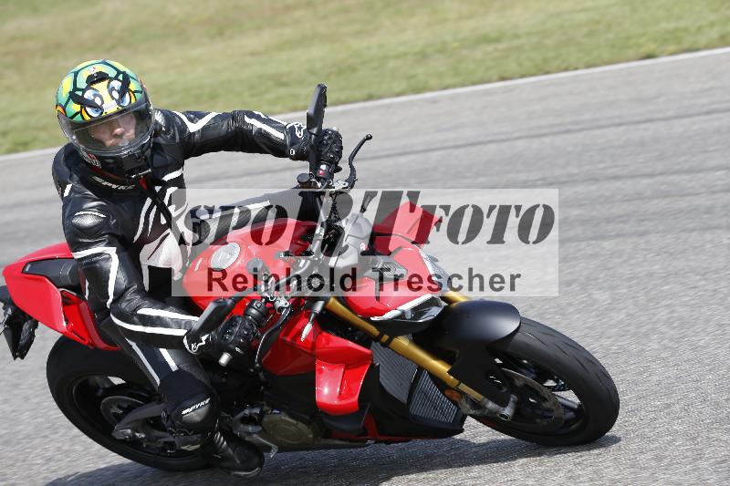 /27 12.06.2025 Ducati Schweiz Trackday Warmup  ADR/blau-bleu/ohne